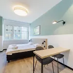 Hotel River *