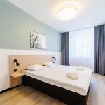 River Hotel *